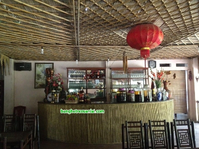 Quầy bar tre